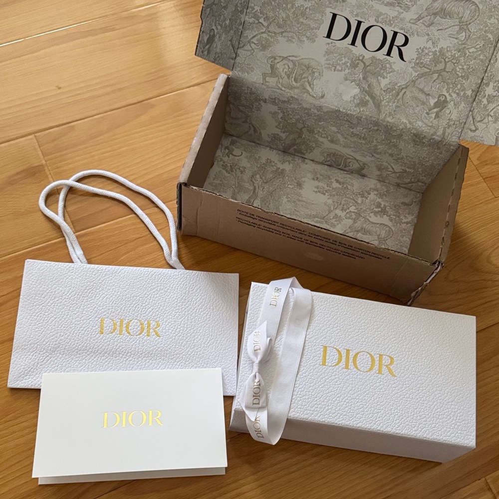 Dior box with tissue paper and shopping bag